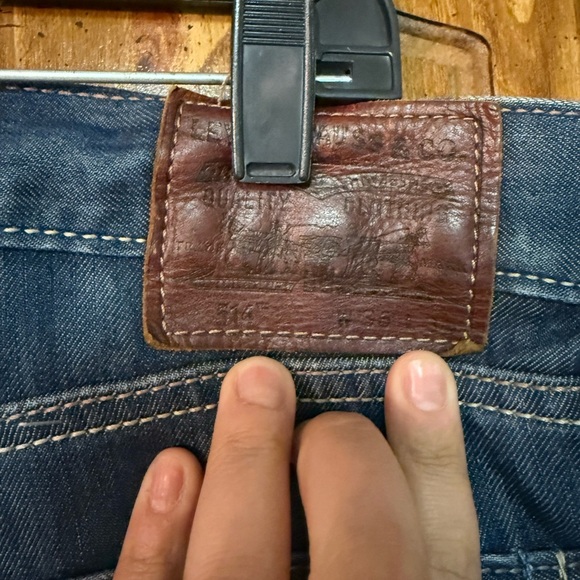 LEVI SELVEDGE 514 Slim Straight fit denim w leather pocket and patch size 36x30 - Picture 8 of 9